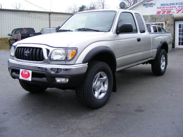 2004 Toyota Tacoma LT Pickup 4D 6 1/2 Ft