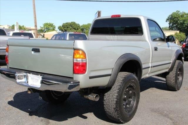 2004 Toyota Tacoma T6 AWD 7-passenger Leather Moonroof