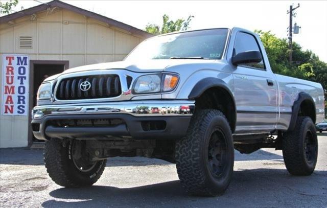 2004 Toyota Tacoma T6 AWD 7-passenger Leather Moonroof