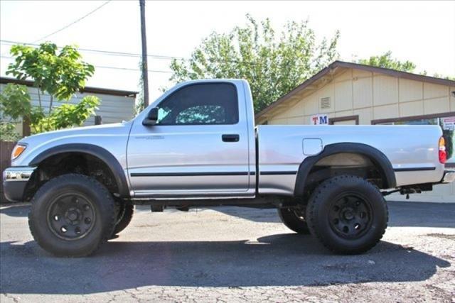 2004 Toyota Tacoma T6 AWD 7-passenger Leather Moonroof