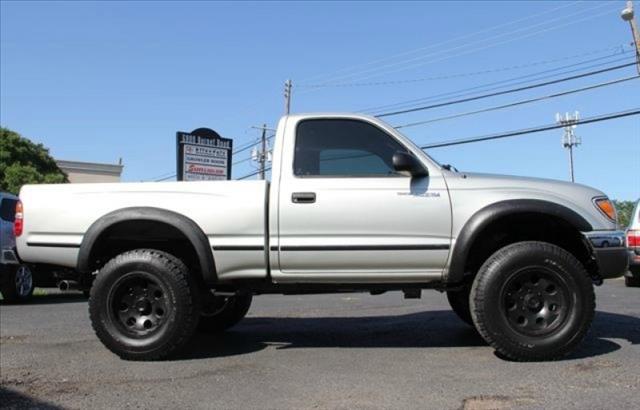 2004 Toyota Tacoma T6 AWD 7-passenger Leather Moonroof