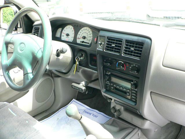 2004 Toyota Tacoma LT Pickup 4D 6 1/2 Ft