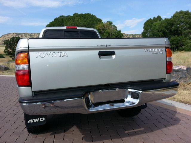 2004 Toyota Tacoma LT Pickup 4D 6 1/2 Ft