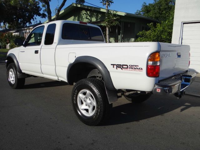 2004 Toyota Tacoma LT Pickup 4D 6 1/2 Ft