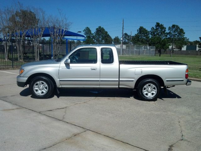 2004 Toyota Tacoma LS 4x4 Low Miles