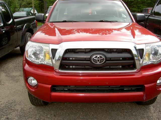 2005 Toyota Tacoma 4-D Sedan