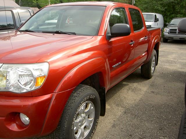 2005 Toyota Tacoma 4-D Sedan