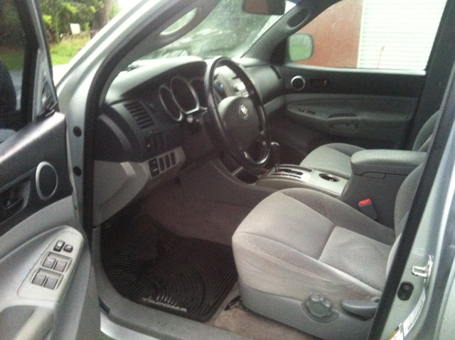 2005 Toyota Tacoma 2WD Supercab Styleside 6-1/2 Ft Box STX