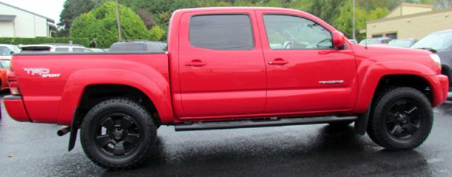 2005 Toyota Tacoma 2WD Supercab Styleside 6-1/2 Ft Box STX