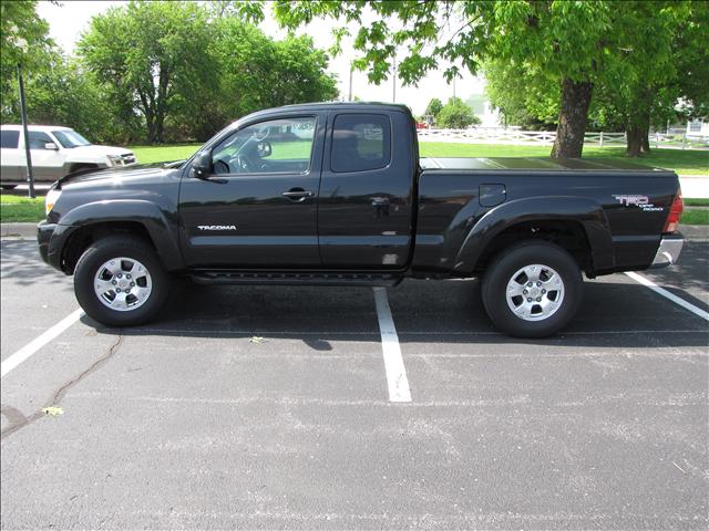 2005 Toyota Tacoma S Supercab Short Bed 2WD