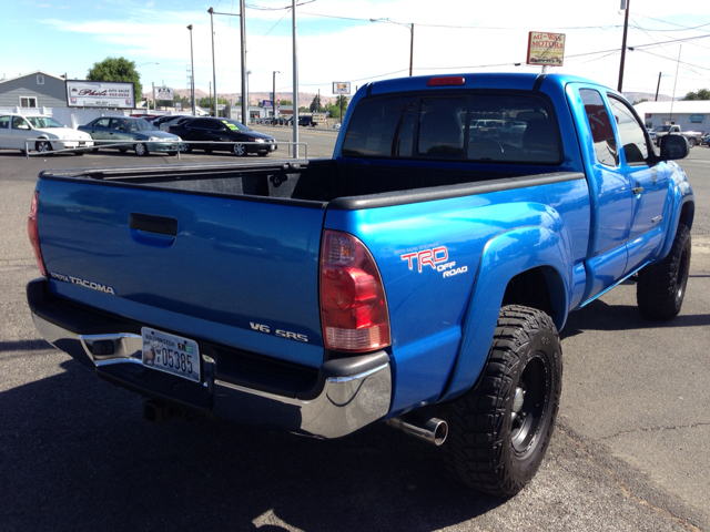 2005 Toyota Tacoma SE W/dvd