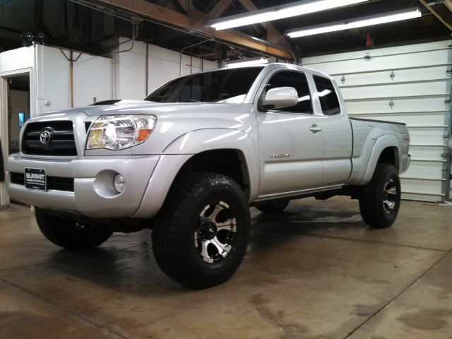 2005 Toyota Tacoma ES 3.0L AUTO