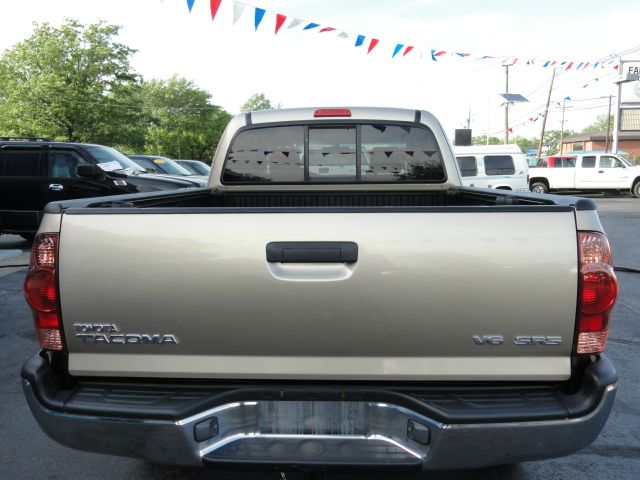 2005 Toyota Tacoma SE W/dvd