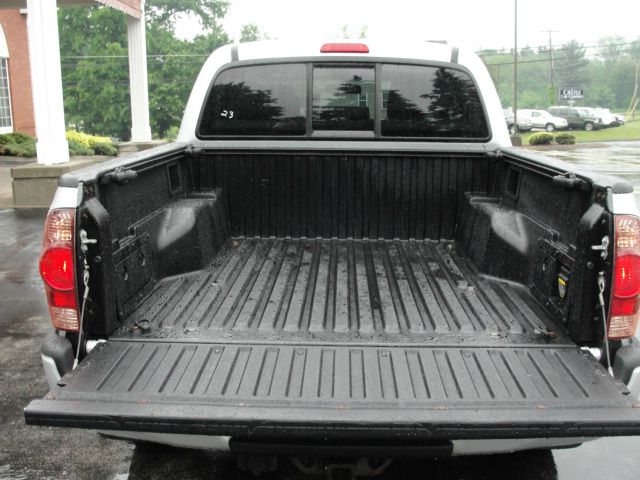 2005 Toyota Tacoma 2WD Supercab Styleside 6-1/2 Ft Box STX