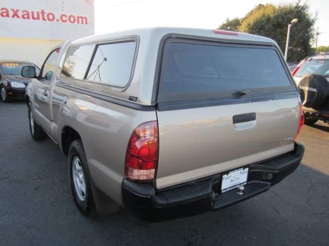 2005 Toyota Tacoma ES 2.4L AUTO