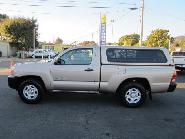 2005 Toyota Tacoma ES 2.4L AUTO