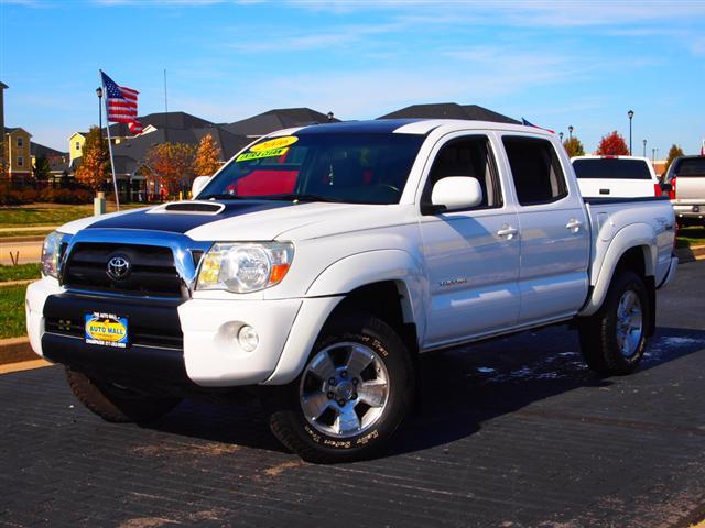 2006 Toyota Tacoma C300 Luxury Sedan