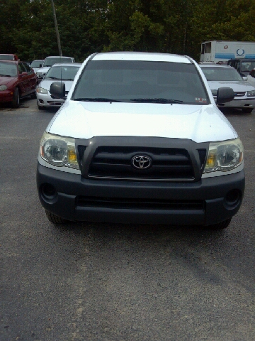 2006 Toyota Tacoma ES 2.4L AUTO