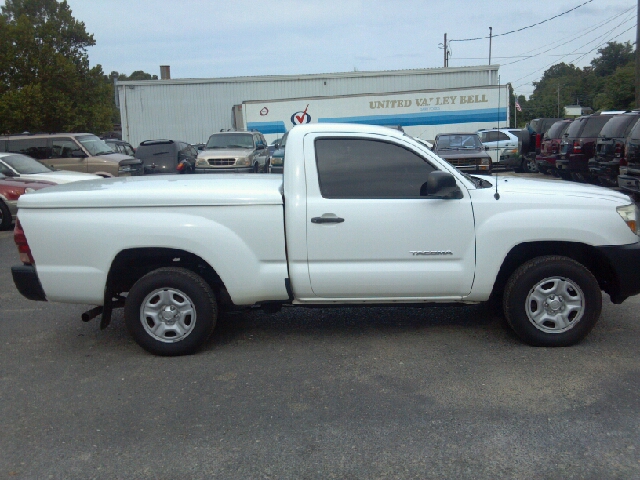 2006 Toyota Tacoma ES 2.4L AUTO