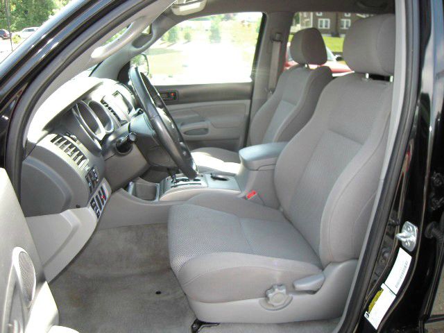 2006 Toyota Tacoma Ext Cab - 4x4 LT At Brookv