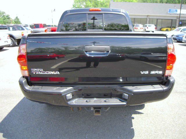 2006 Toyota Tacoma Ext Cab - 4x4 LT At Brookv