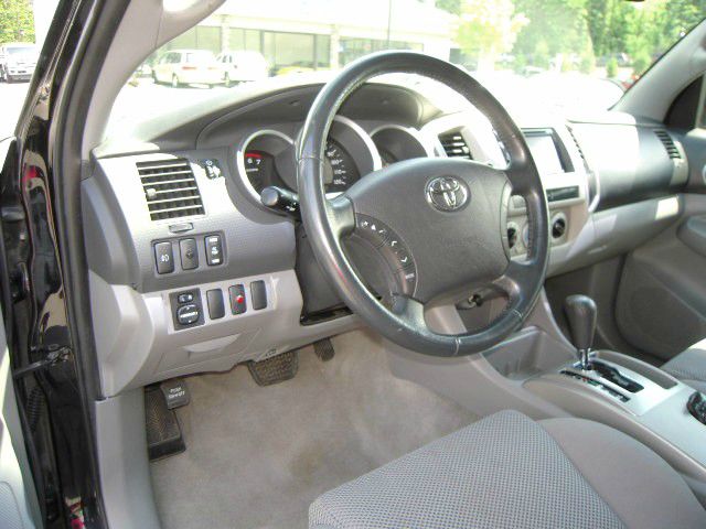 2006 Toyota Tacoma Ext Cab - 4x4 LT At Brookv