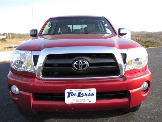 2006 Toyota Tacoma C300 Luxury