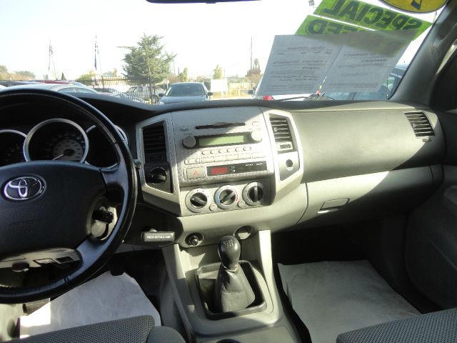 2006 Toyota Tacoma Dodge