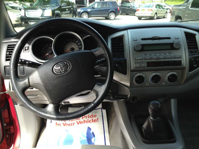 2006 Toyota Tacoma Ext Cab - 4x4 LT At Brookv