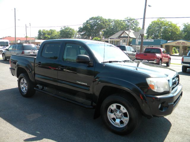 2006 Toyota Tacoma Ext Cab - 4x4 LT At Brookv