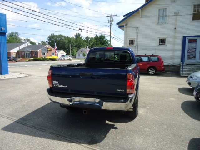 2006 Toyota Tacoma Ext Cab - 4x4 LT At Brookv