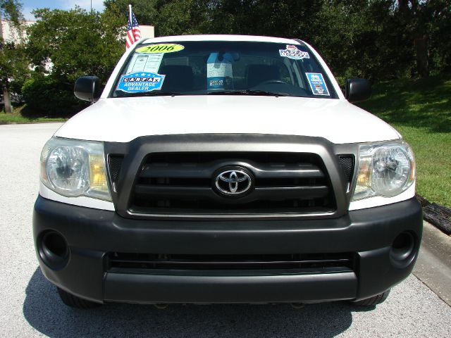 2006 Toyota Tacoma ES 2.4L AUTO