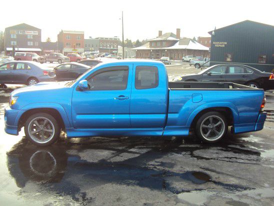 2009 Toyota Tacoma C300 Luxury Sedan