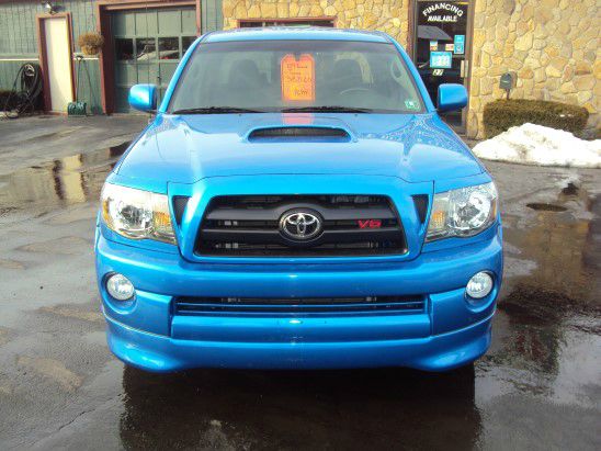 2009 Toyota Tacoma C300 Luxury Sedan