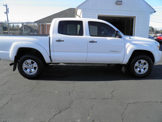 2010 Toyota Tacoma Z28 LOW Miles