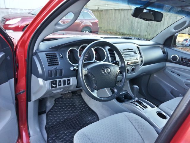 2011 Toyota Tacoma Ext Cab - 4x4 LT At Brookv