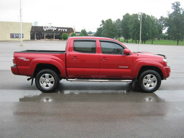 2011 Toyota Tacoma Ext Cab - 4x4 LT At Brookv