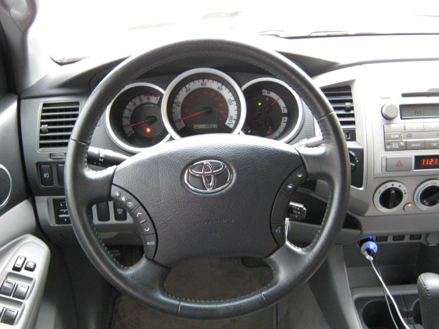 2011 Toyota Tacoma Ext Cab - 4x4 LT At Brookv