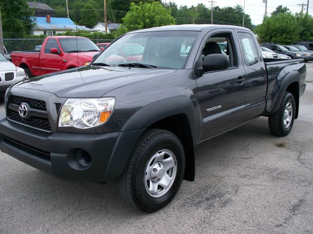 2011 Toyota Tacoma Ext Cab - 4x4 LT At Brookv