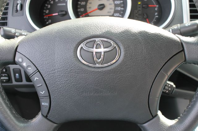 2011 Toyota Tacoma Touring_leather