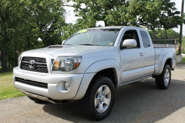 2011 Toyota Tacoma Touring_leather