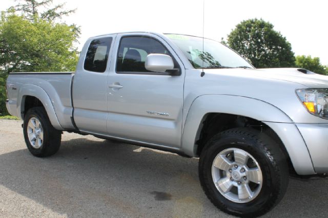 2011 Toyota Tacoma Touring_leather