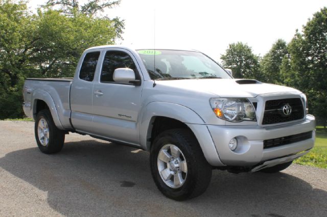 2011 Toyota Tacoma Touring_leather