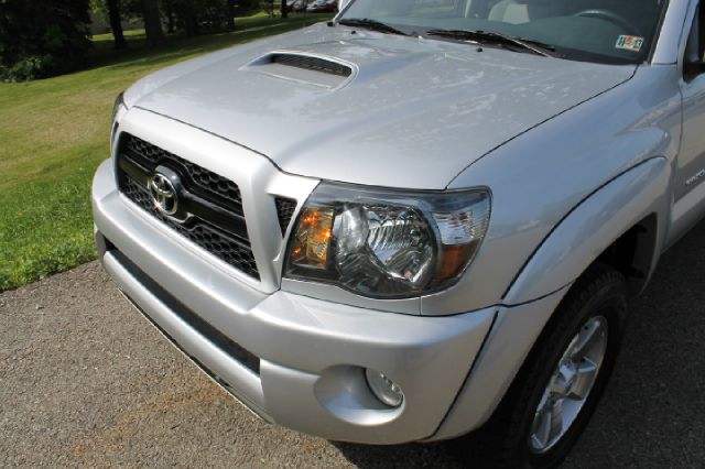 2011 Toyota Tacoma Touring_leather