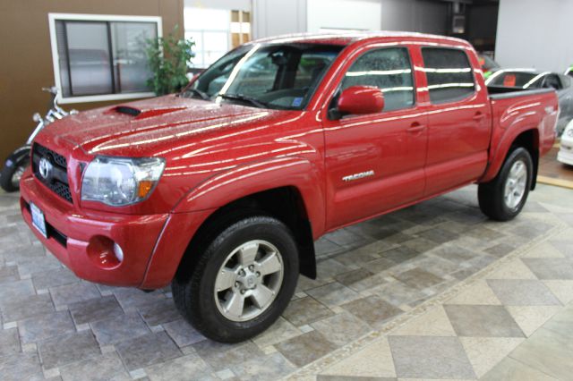 2011 Toyota Tacoma Ext Cab - 4x4 LT At Brookv