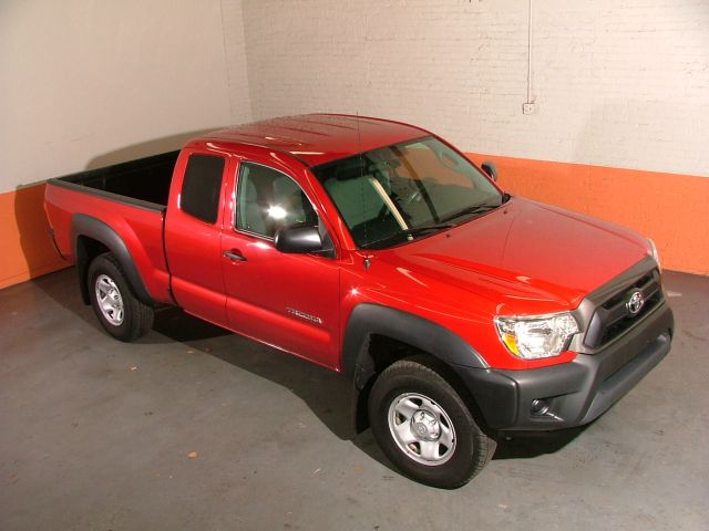 2012 Toyota Tacoma Ext Cab - 4x4 LT At Brookv