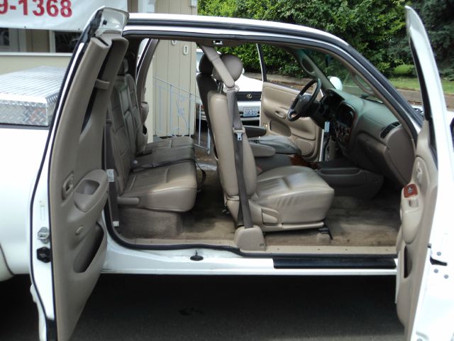 2003 Toyota Tundra Custom 2WD Sedan