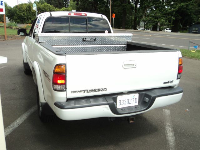 2003 Toyota Tundra Custom 2WD Sedan