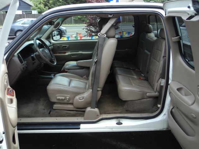 2003 Toyota Tundra Custom 2WD Sedan