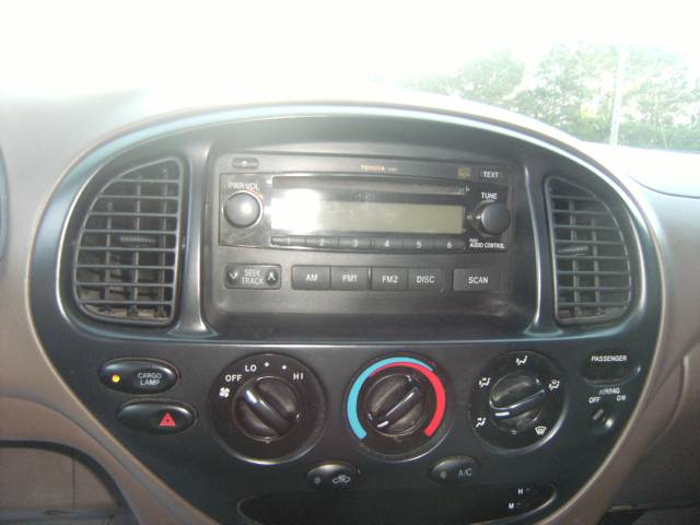 2004 Toyota Tundra Base